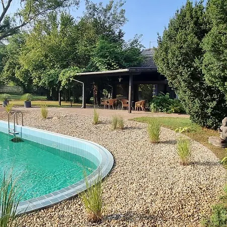 2 Im Natur-resort Pool, Schwimmteich & Sauna Nyaraló *